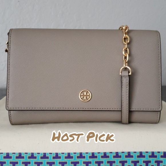 Tory Burch Handbags - Tory Burch Robinson Convertible Wallet On A Chain